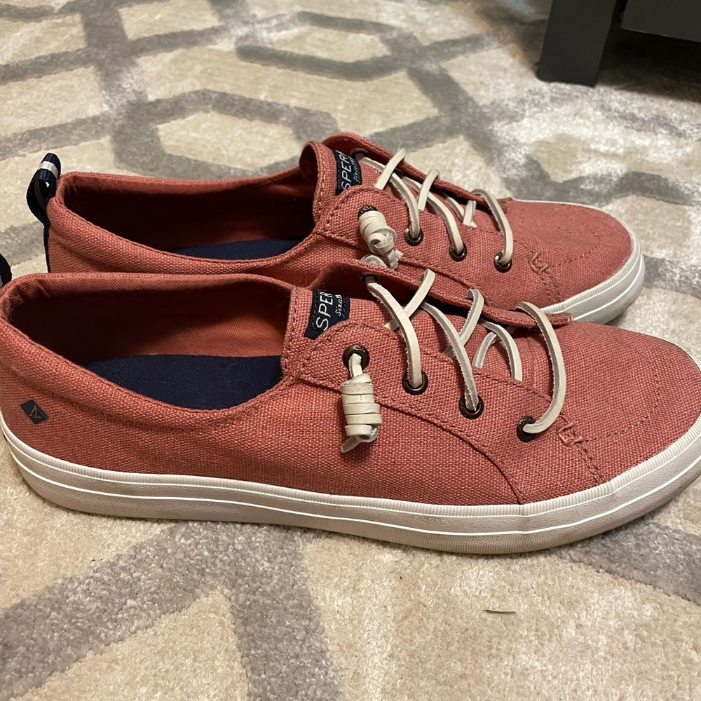 Red Sperry Crest Vibe Sneakers